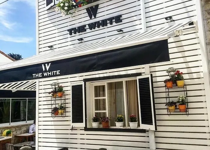 Ξενοδοχείο The White Αλακάτι
