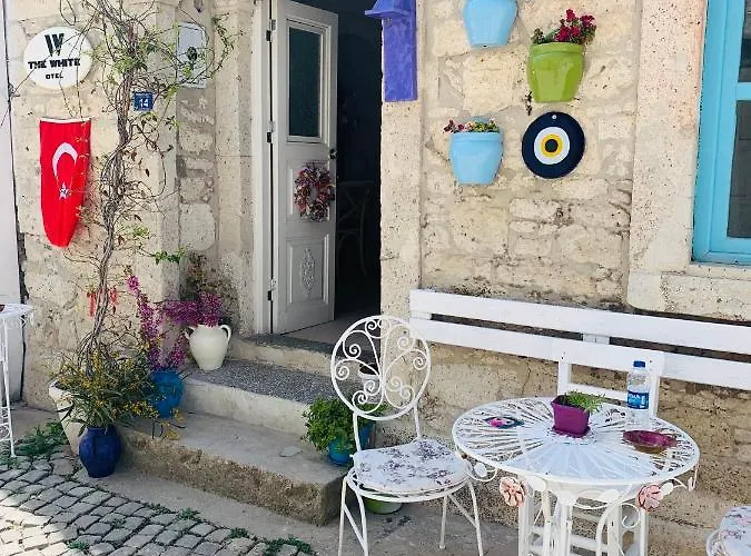 The White Ξενοδοχείο