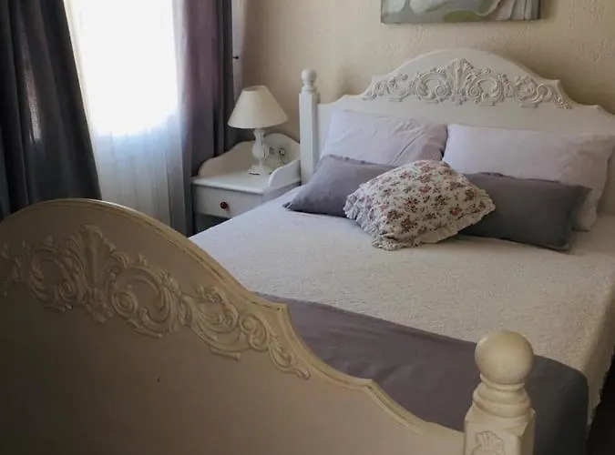 The White Ξενοδοχείο 2*