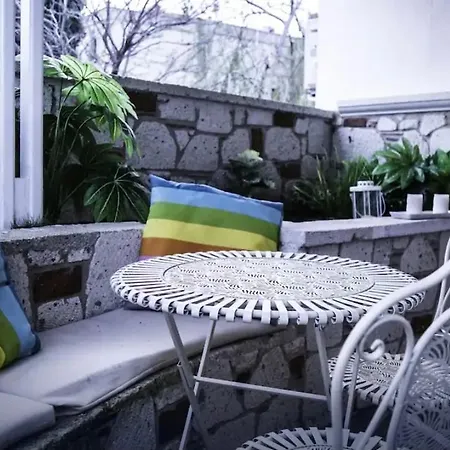 Otel The White 2*